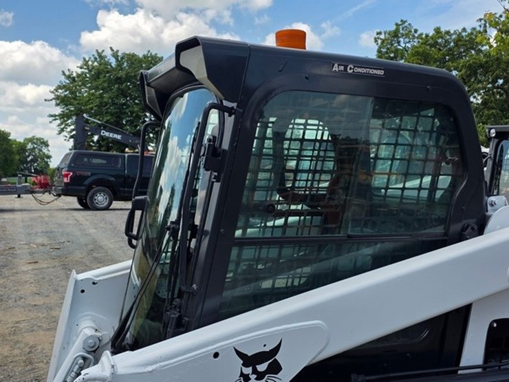 2011-bobcat-s630-image-31