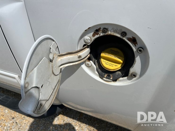 2013-chevrolet-silverado-image-37