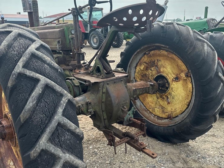 john-deere-b-image-7
