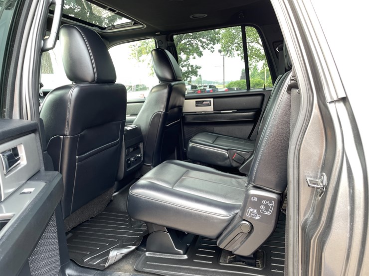 2017-ford-expedition-limited-image-46