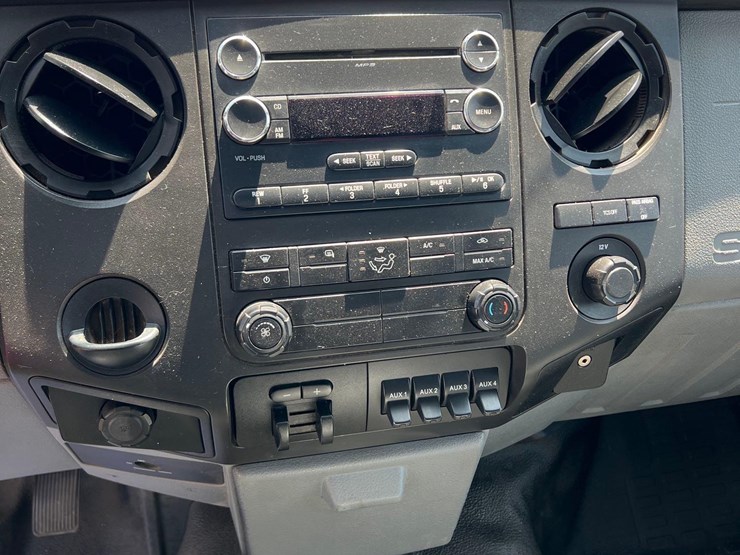2014-ford-f550-image-18
