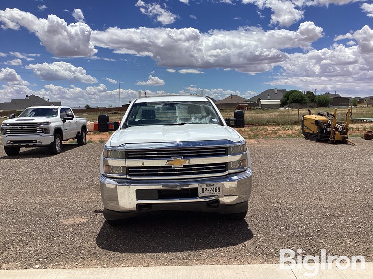 2015-chevrolet-silverado-2500-image-2