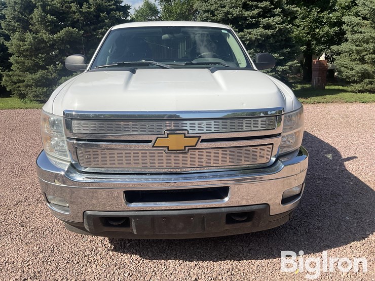2012-chevrolet-silverado-2500-image-2