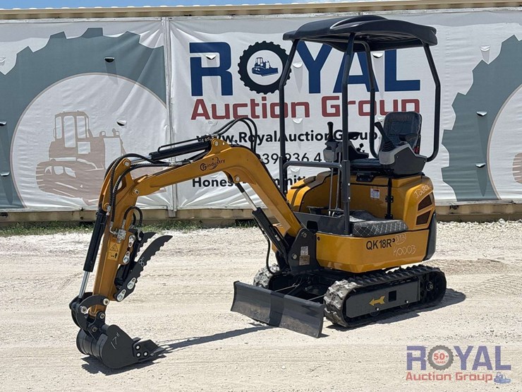 unused-2025-cfg-qk18r-mini-excavator-image-1