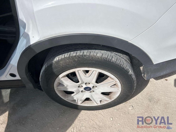 2016-ford-escape-image-19