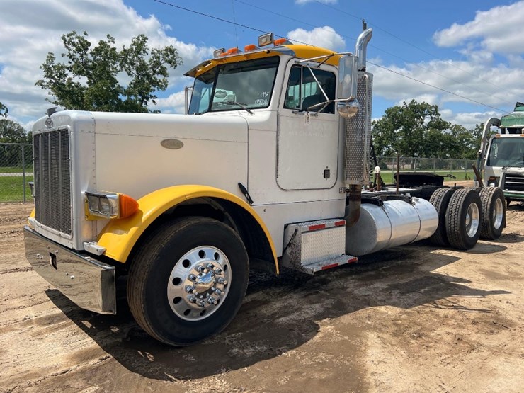 1996-peterbilt-379-image-8