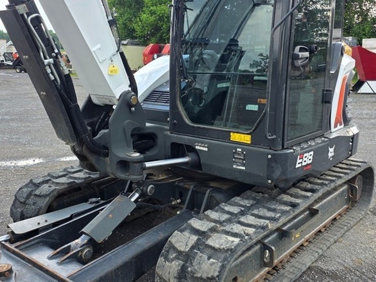 2022-bobcat-e88-image-12
