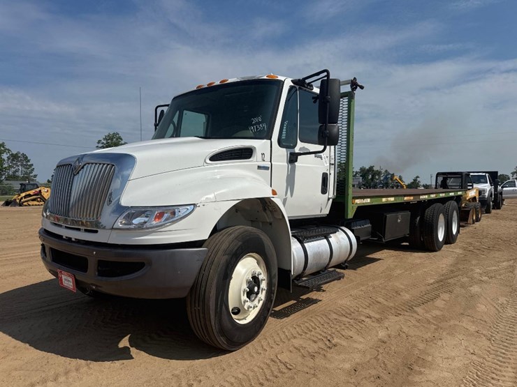 2010-international-durastar-4400-image-2