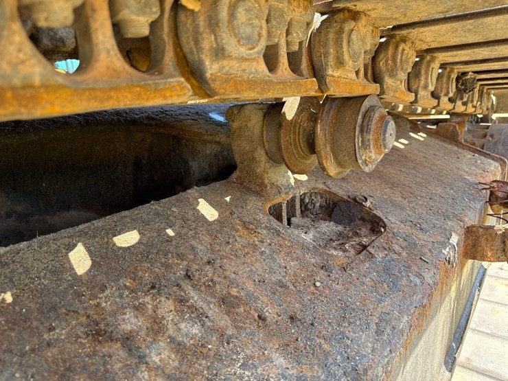 2016-komatsu-pc210-lc-11-image-7