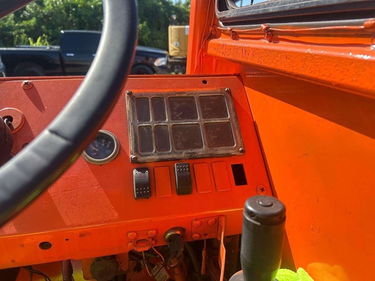 lull-highlander-1044c-54-series-ii-10,000lb-4x4-rough-terrain-telehandler-image-11