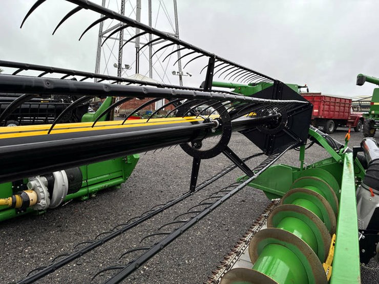 2013-john-deere-635f-image-19