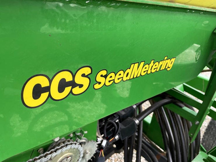 2017-john-deere-1990-image-50