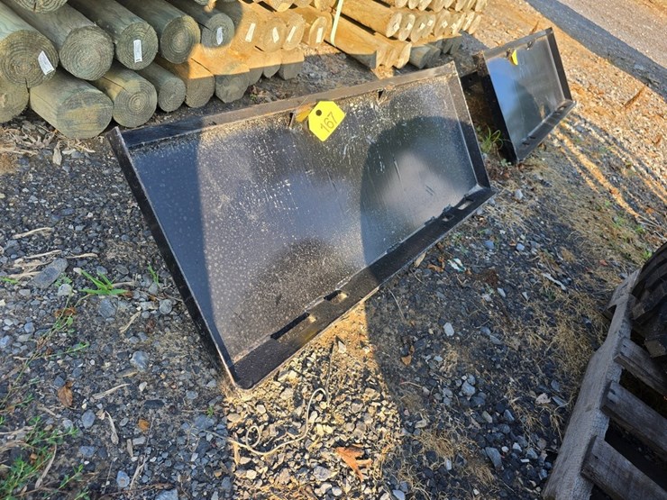 new-kivel-skidloader-hitch-image-1