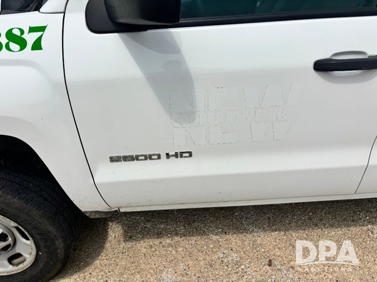 2015-chevrolet-2500hd-image-21