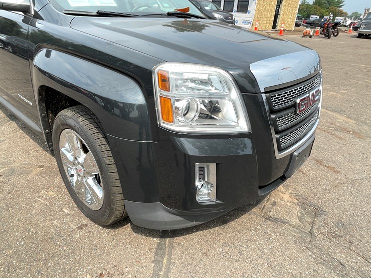 2014-gmc-terrain-slt-image-38