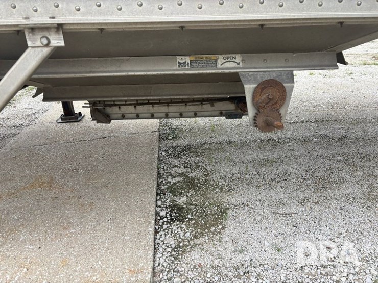 2016-wilson-grain-trailer-image-28