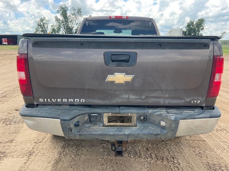 2008-chevrolet-silverado-image-3