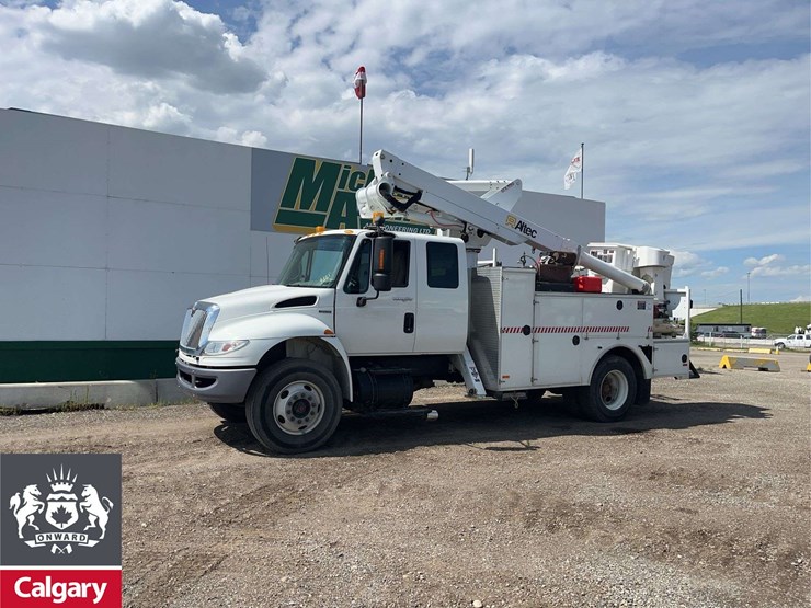 2010-international-durastar-4300-image-2