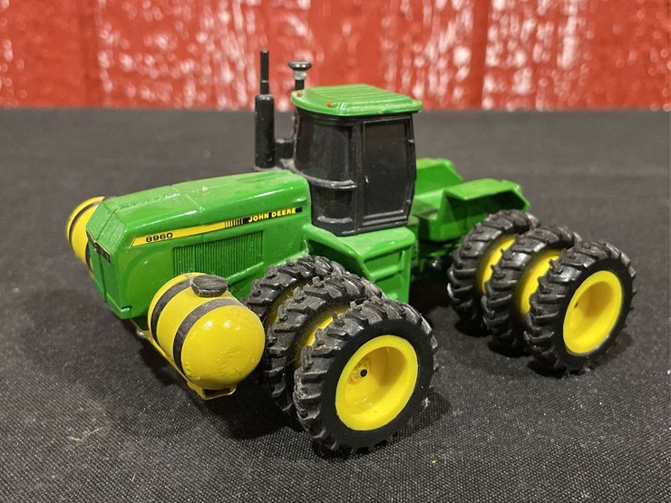 john-deere-8960-image-1