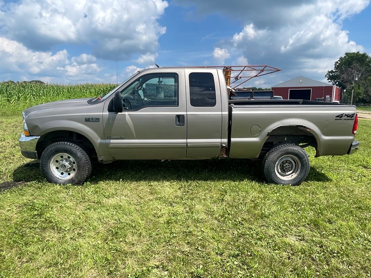 2002-ford-f350-xlt-image-2
