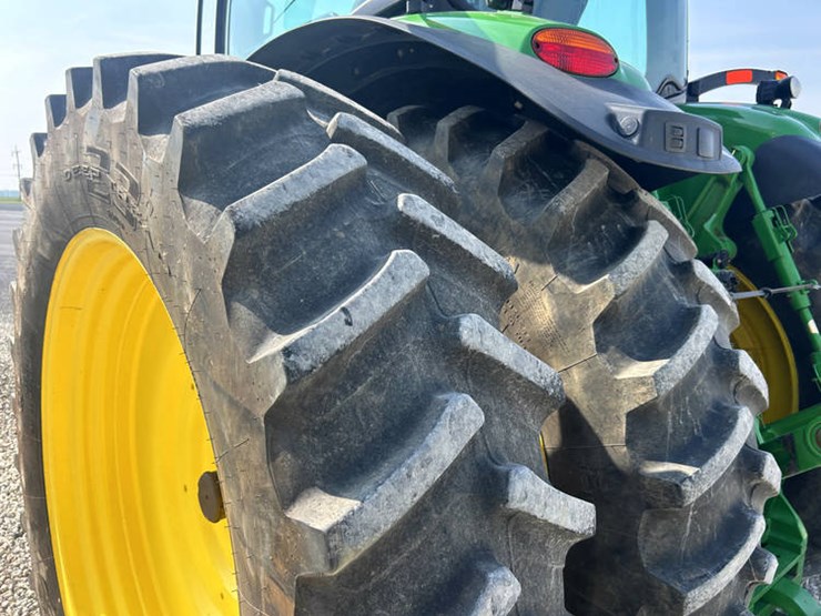 2012-john-deere-8285r-image-59