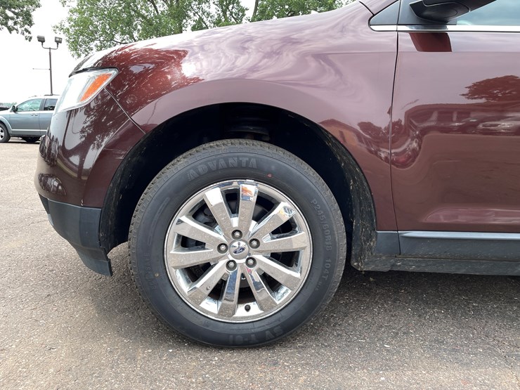 2010-ford-edge-image-12