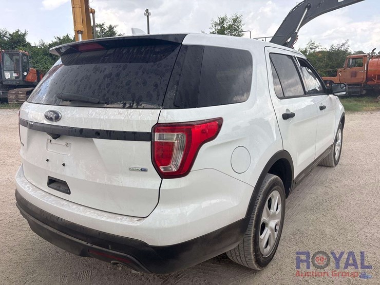 2016-ford-explorer-image-3