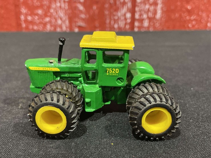 john-deere-7520-image-2