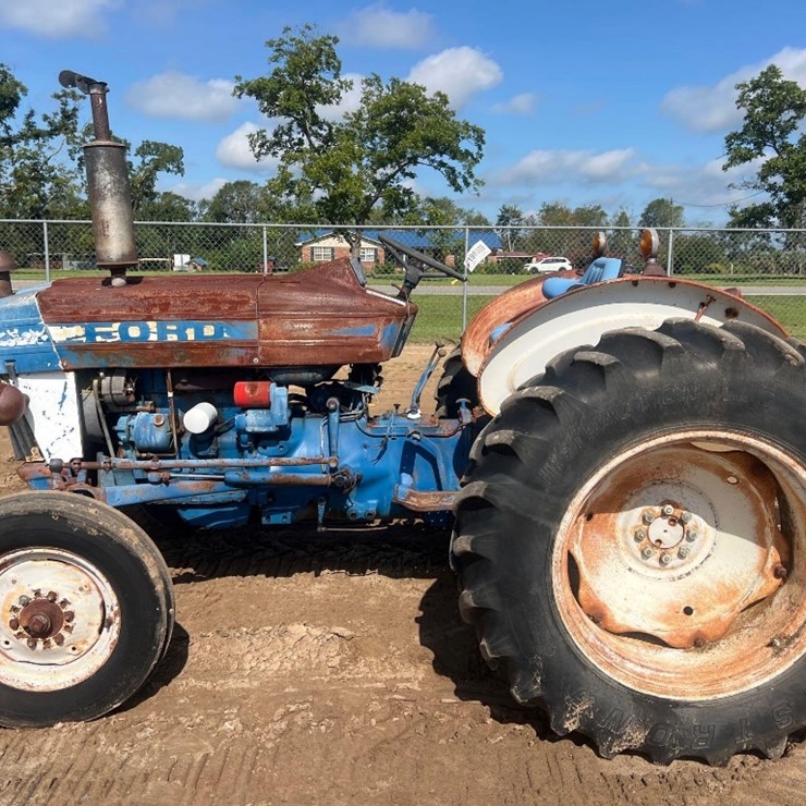 FORD 2810