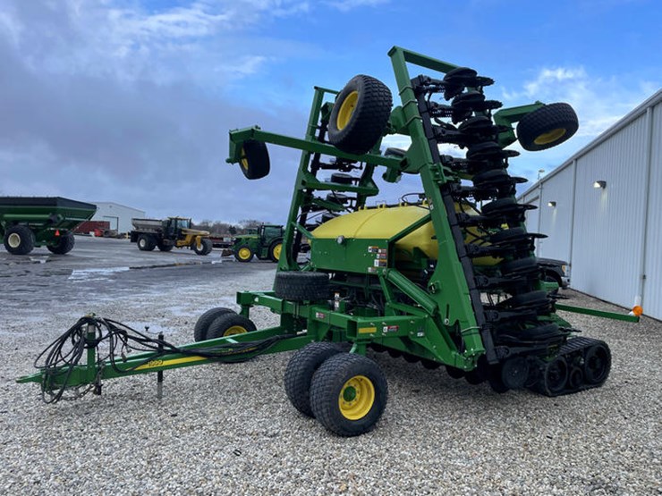 2017-john-deere-1990-image-10