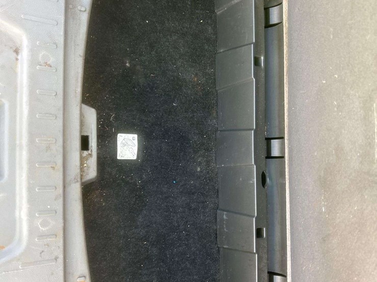 2013-chevrolet-traverse-ls-image-24