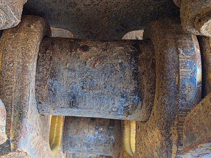 2019-caterpillar-d6n-lgp-image-40