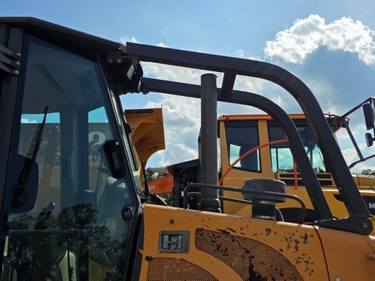 2012-case-850l-xlt-image-35