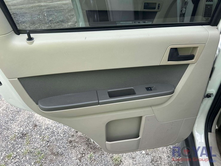 2009-ford-escape-hybrid-image-20