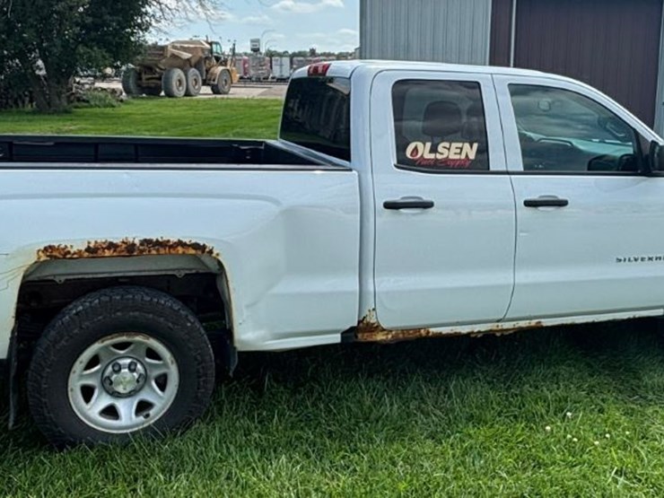 2016-chevrolet-silverado-image-3