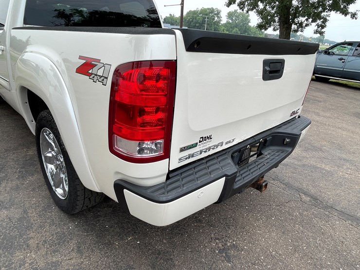 2012-gmc-1500-image-32