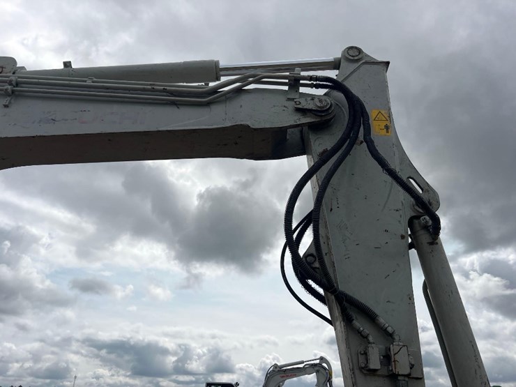 takeuchi-tb290-image-12