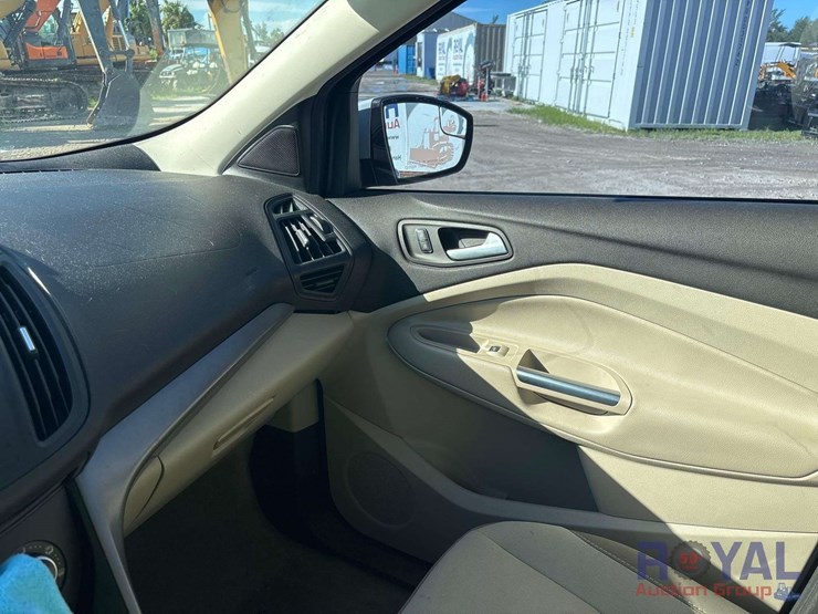 2013-ford-escape-image-17