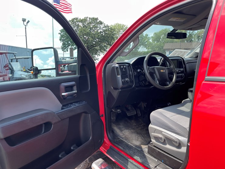 2019-chevrolet-silverado-2500-image-34