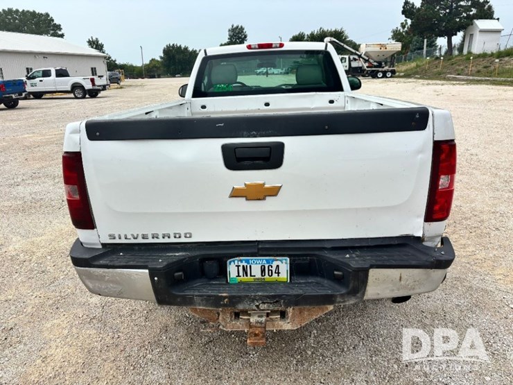 2013-chevrolet-3500hd-image-7