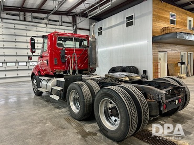 2011-international-prostar-image-4