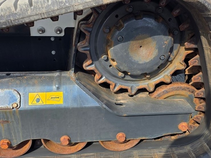 2023-bobcat-t770-image-30