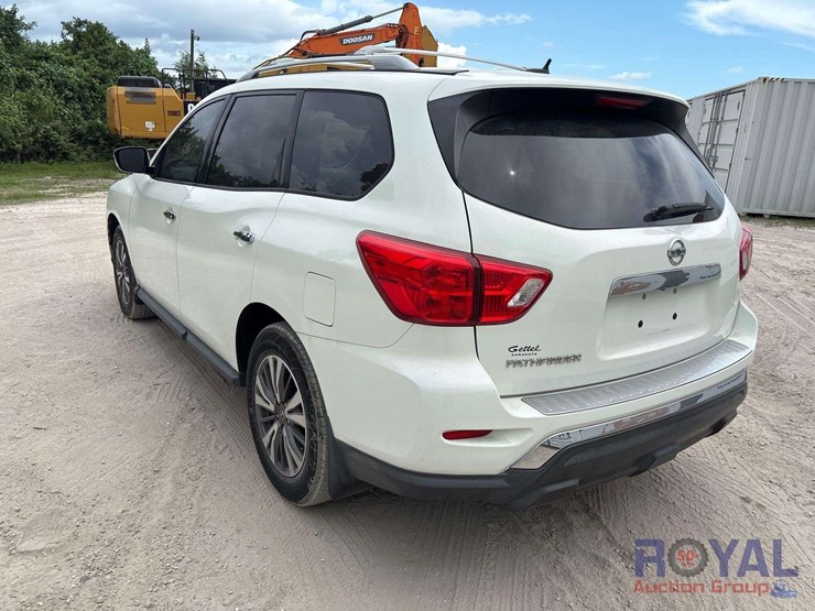 2017-nissan-pathfinder-image-4