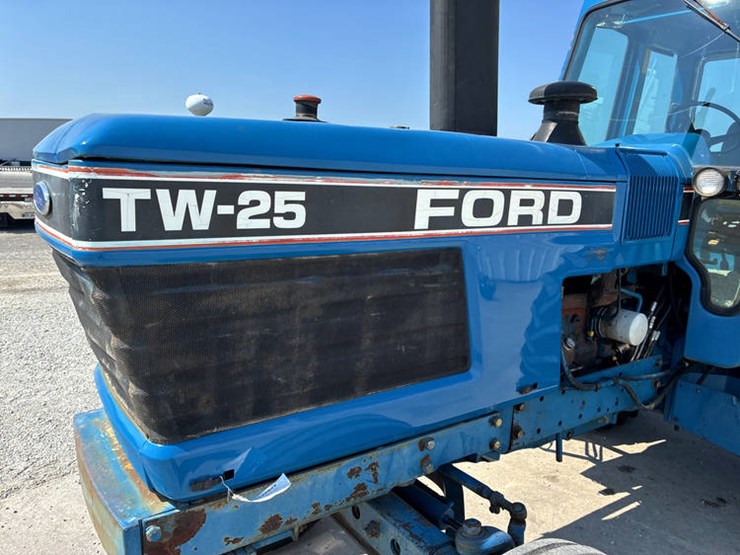 ford-tw25-image-18