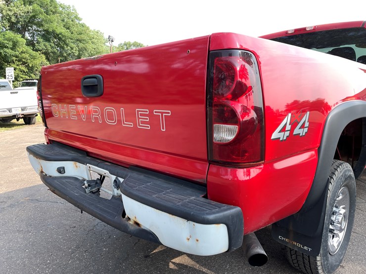 2006-chevrolet-silverado-2500-image-29