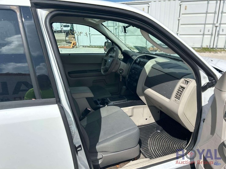 2012-ford-escape-xls-image-24