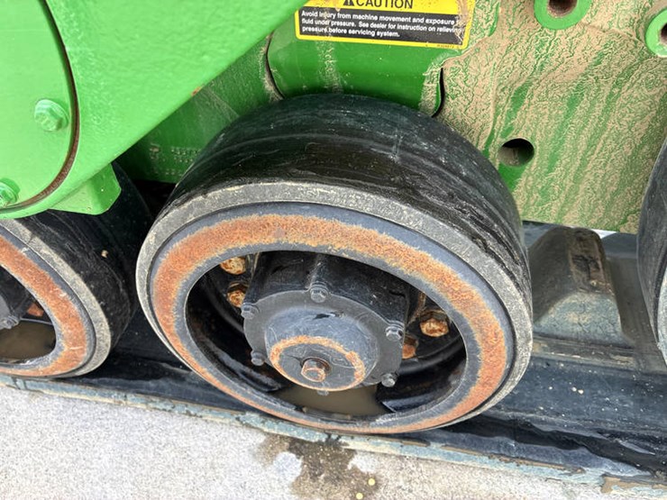 2021-john-deere-8rx-310-image-31