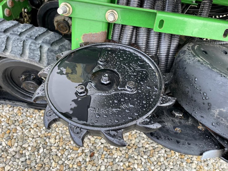 2017-john-deere-1990-image-43