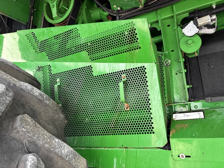 2014-john-deere-s680-image-53