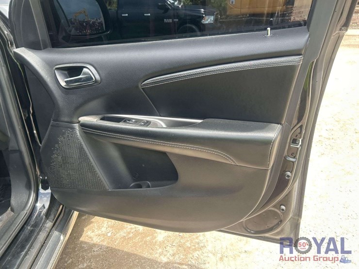 2019-dodge-journey-image-24